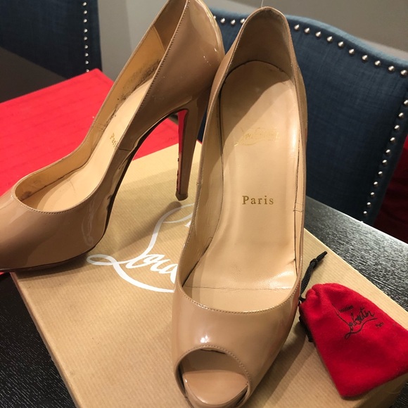 Christian Louboutin Very Prive Nude Patent Heels - Picture 2 of 7